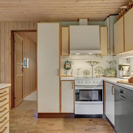 3 Bedroom Cozy In Nykobing Sj Hébergement de vacances Holmstrup