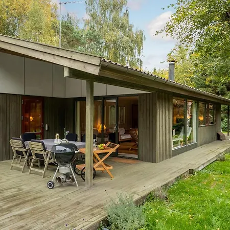 3 Bedroom Cozy In Nykobing Sj * Holmstrup