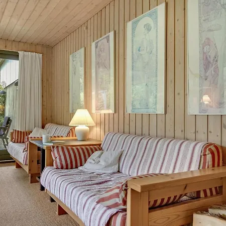 3 Bedroom Cozy In Nykobing Sj Hébergement de vacances