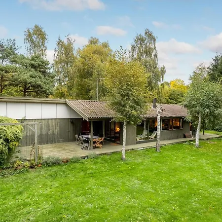 3 Bedroom Cozy In Nykobing Sj * Holmstrup