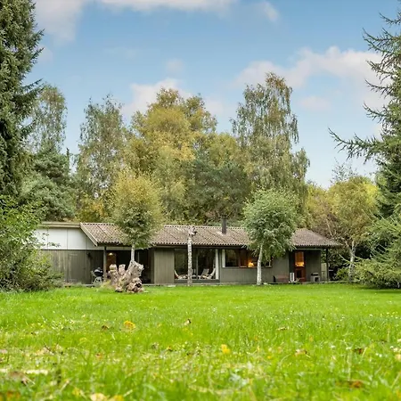 3 Bedroom Cozy In Nykobing Sj Hébergement de vacances