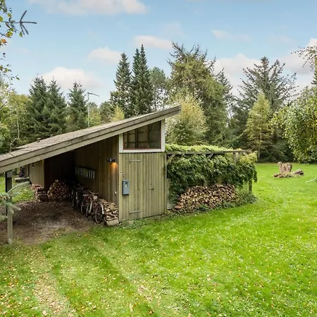 3 Bedroom Cozy In Nykobing Sj Hébergement de vacances *